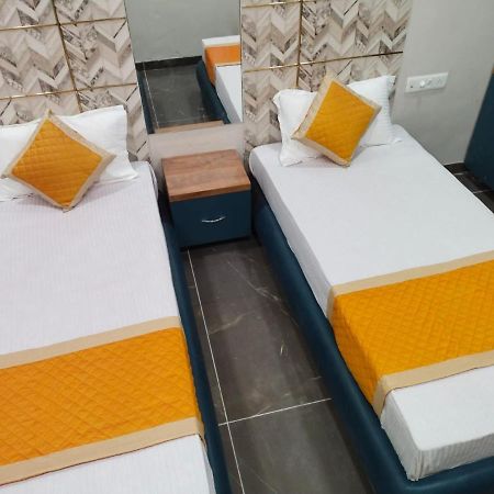 Hotel Dolphin Residency Patan  Экстерьер фото