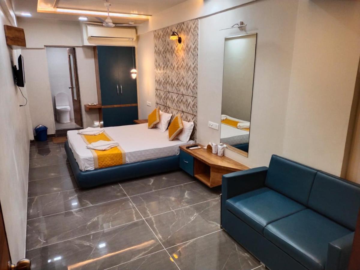Hotel Dolphin Residency Patan  Экстерьер фото