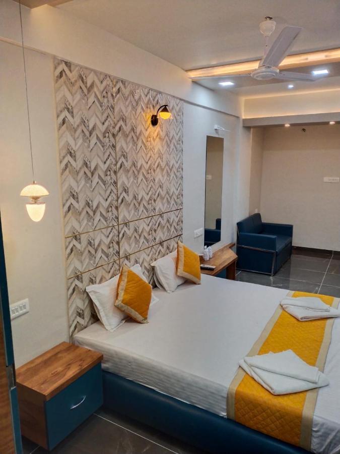 Hotel Dolphin Residency Patan  Экстерьер фото