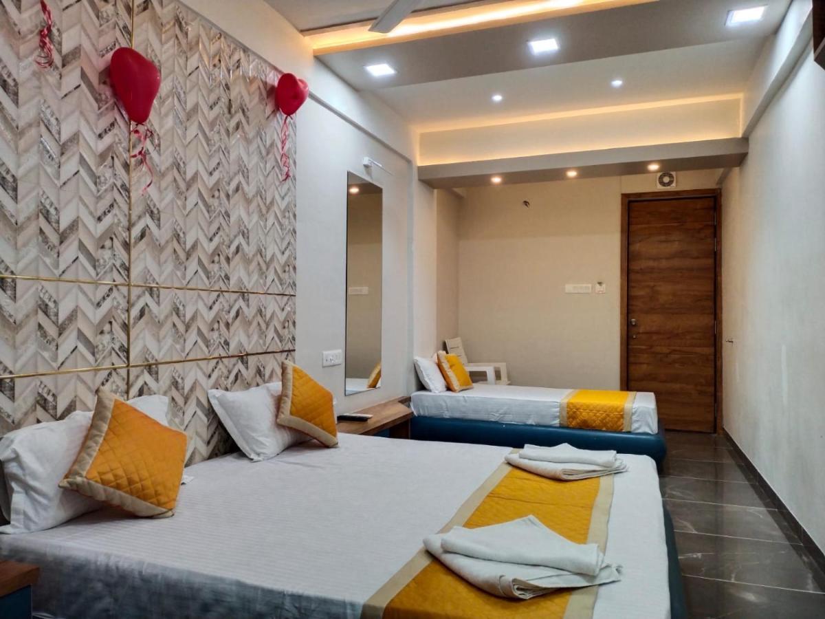 Hotel Dolphin Residency Patan  Экстерьер фото
