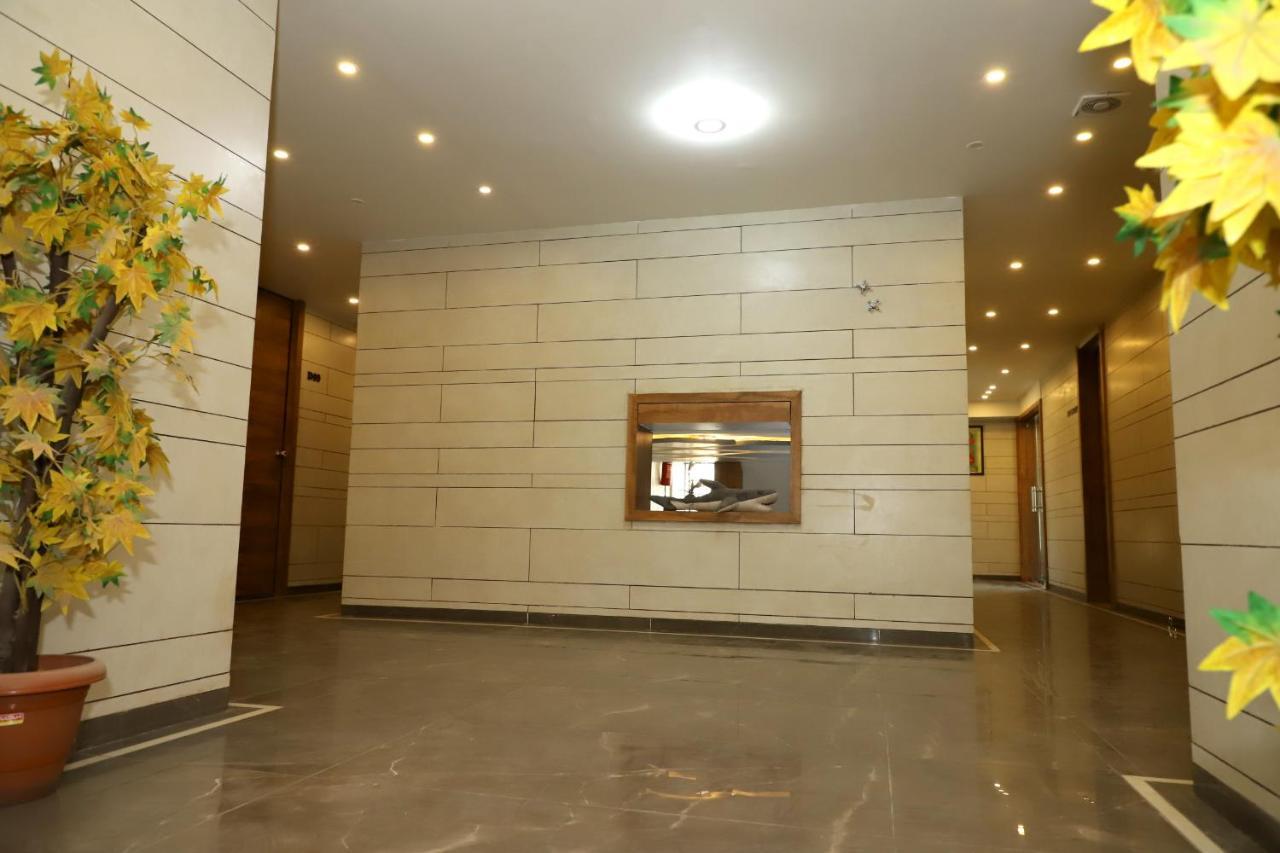 Hotel Dolphin Residency Patan  Экстерьер фото
