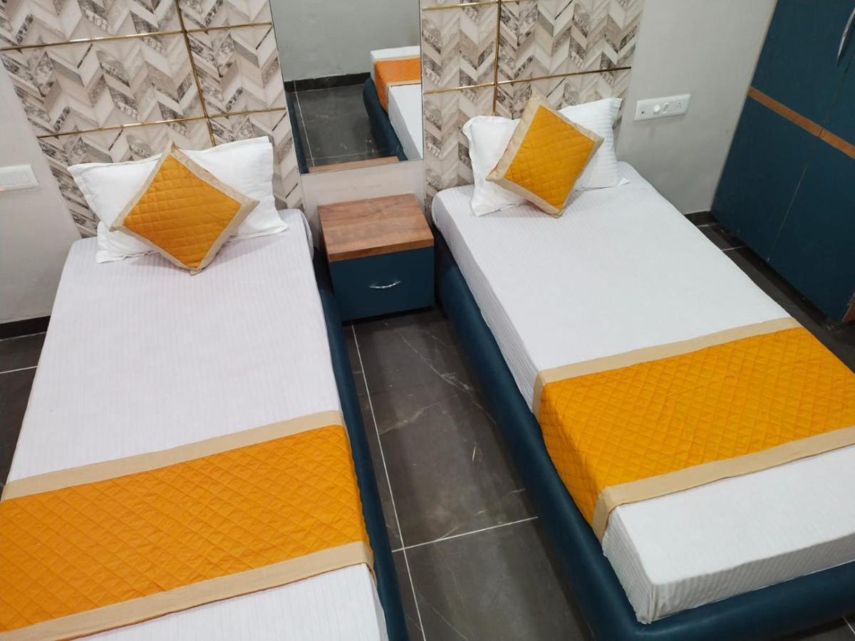 Hotel Dolphin Residency Patan  Экстерьер фото