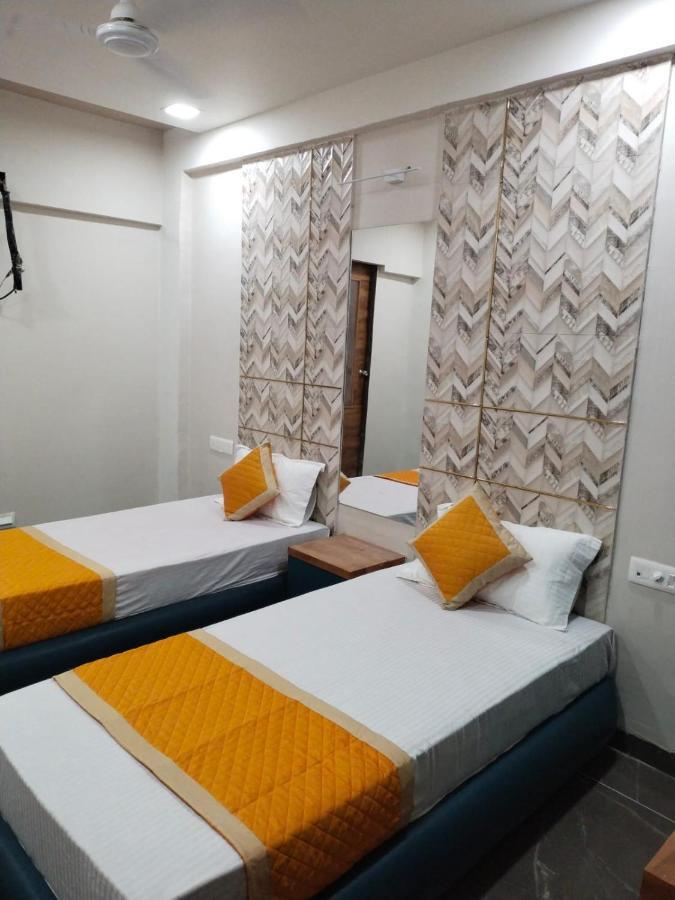 Hotel Dolphin Residency Patan  Экстерьер фото